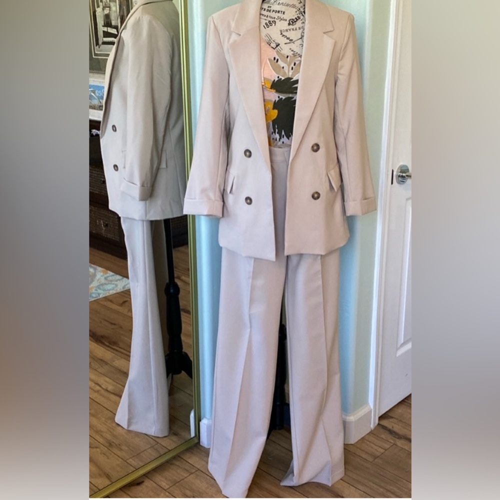 Love Tree 2 Piece Set:  BLAZER & PANTSUIT NWOT